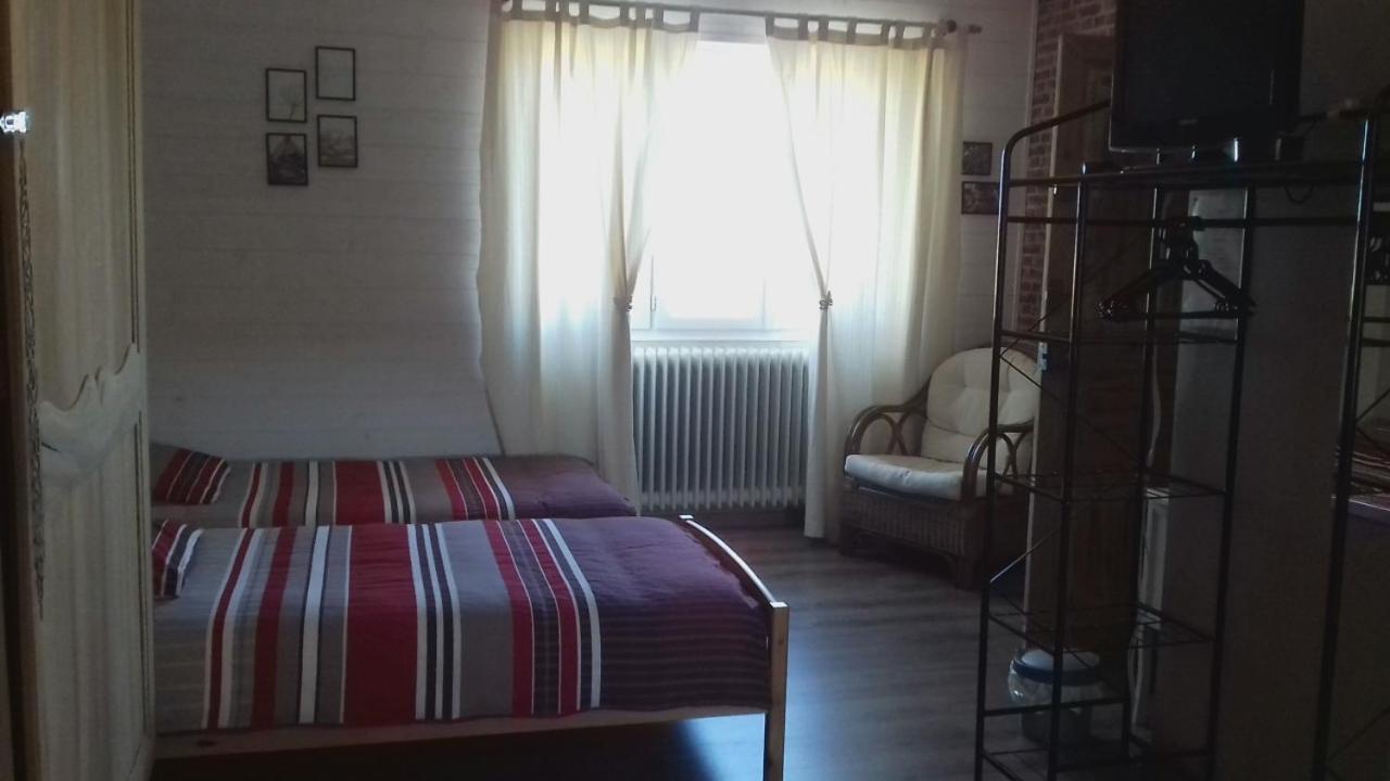 Saint-Pompain Entre Marais Et Gatine Bed & Breakfast エクステリア 写真