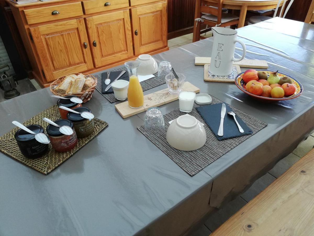 Saint-Pompain Entre Marais Et Gatine Bed & Breakfast エクステリア 写真